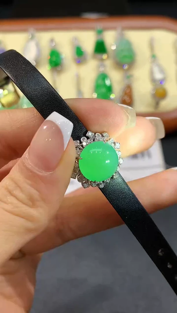 【闪购商品】翡翠手链18K金镶嵌XF2991