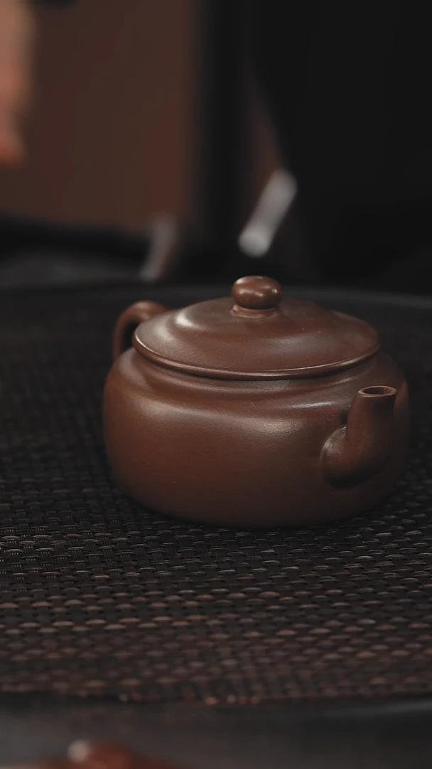 茶壶紫砂旭帽 底槽清