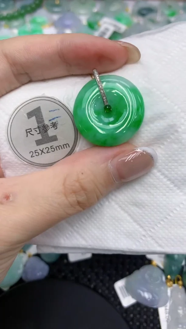 颈饰18K金镶嵌翡翠111111111