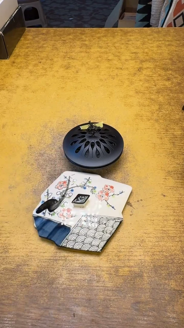 瓷器瓷器瑕疵破破38香盒
