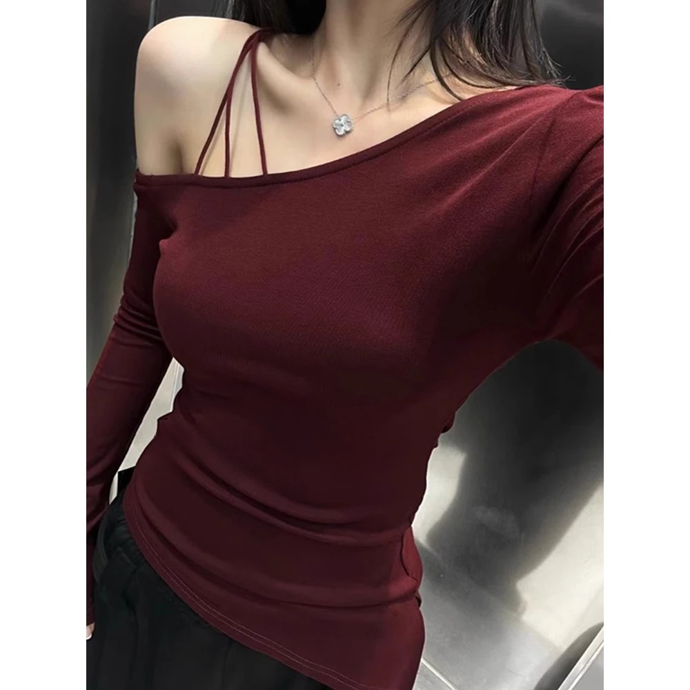 安可拉红斜肩不规则露肩长袖t恤早秋季修身显瘦内搭打底短上衣