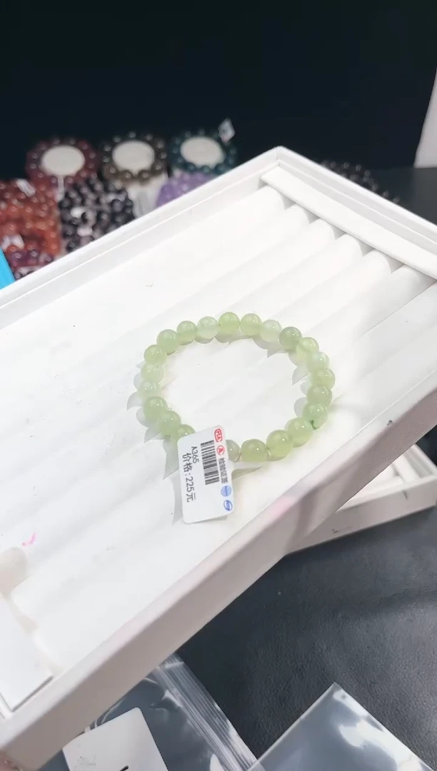 【闪购商品】水晶手链未镶嵌多样性发一奶盖