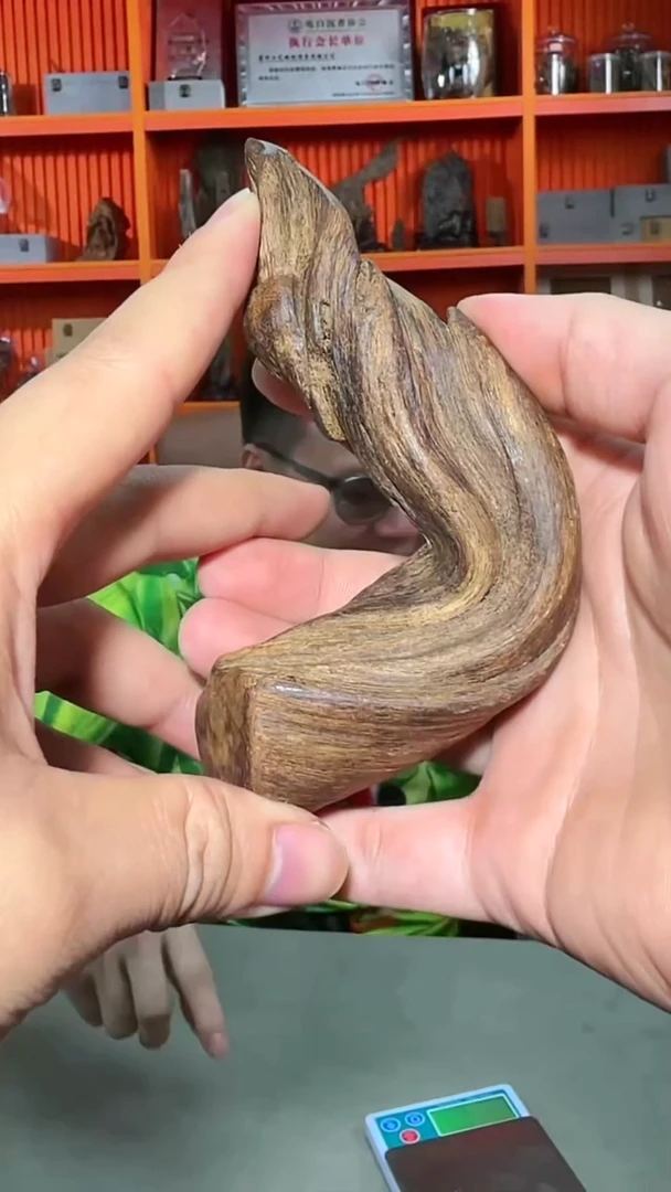 沉香手把件43号沉水红土103g多样性发一