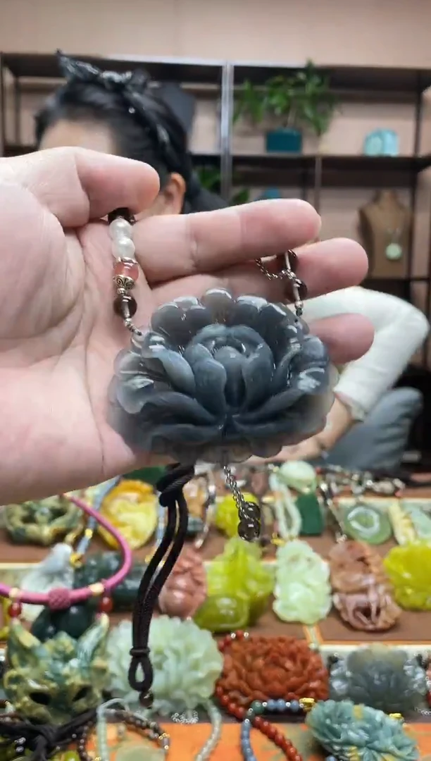 未镶嵌岫玉吊坠·微瑕