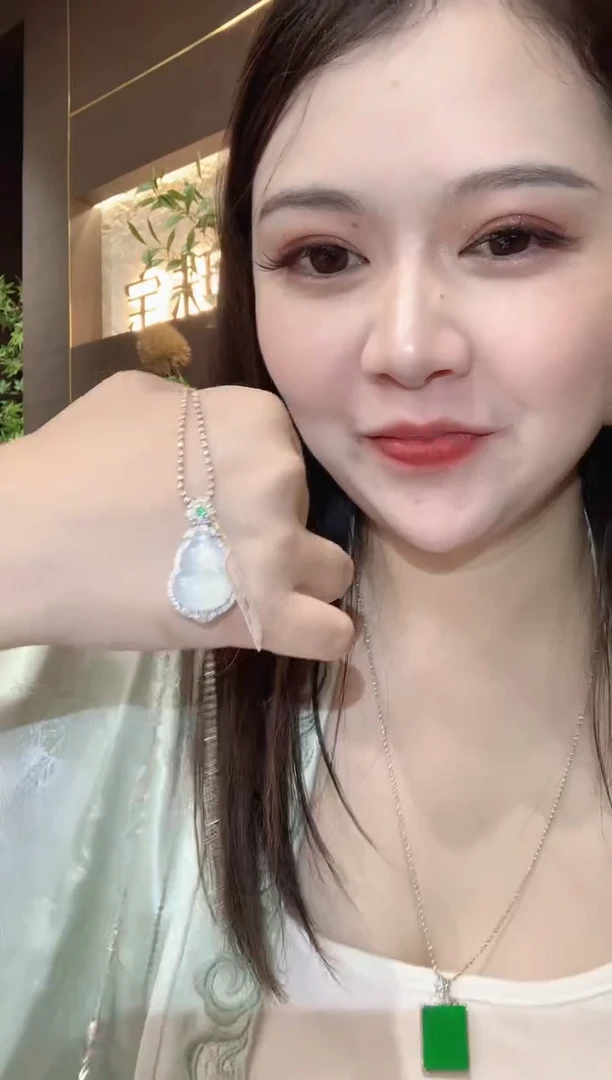 吊坠(不含链)18K金镶嵌翡翠A37