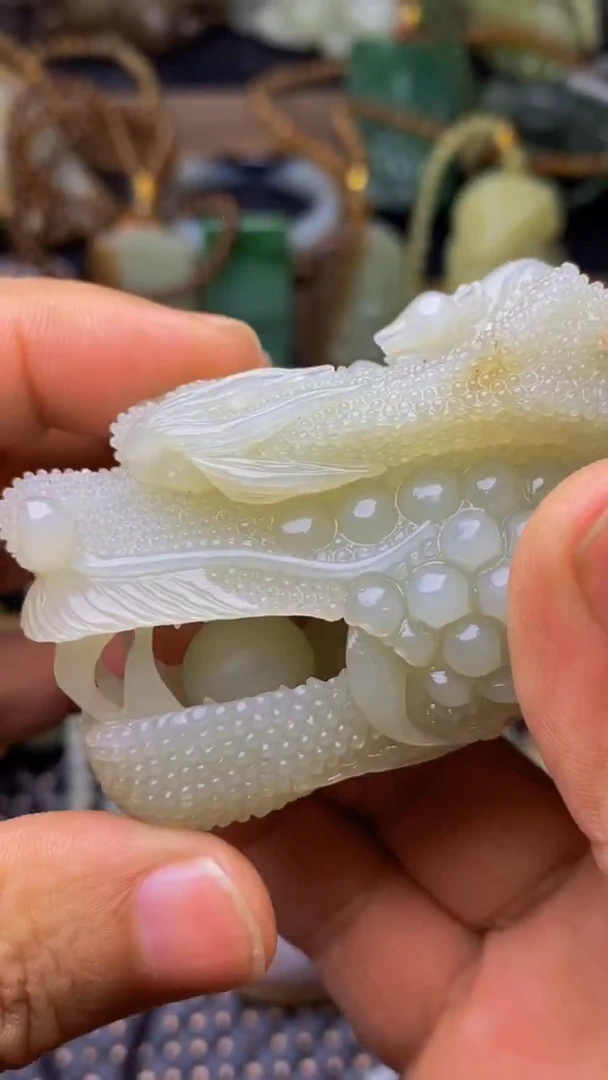 未镶嵌和田玉挂件1