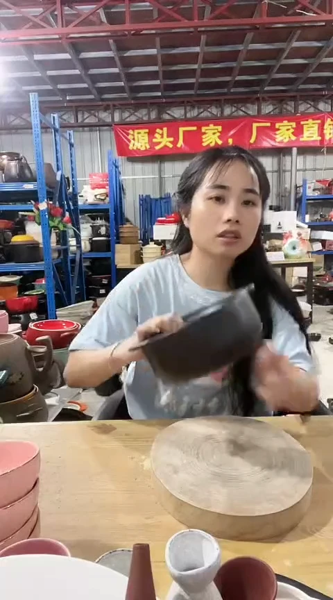 2461瑕疵黑锅不带盖不圆