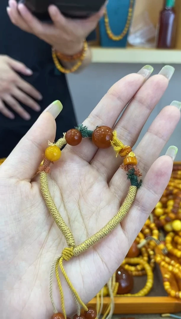 未镶嵌蜜蜡裸石E50（多样性发一件）