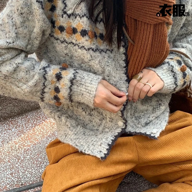 JYFS高级感毛衣女秋冬刺绣上衣慵懒风软糯外套百搭时尚复古圆领