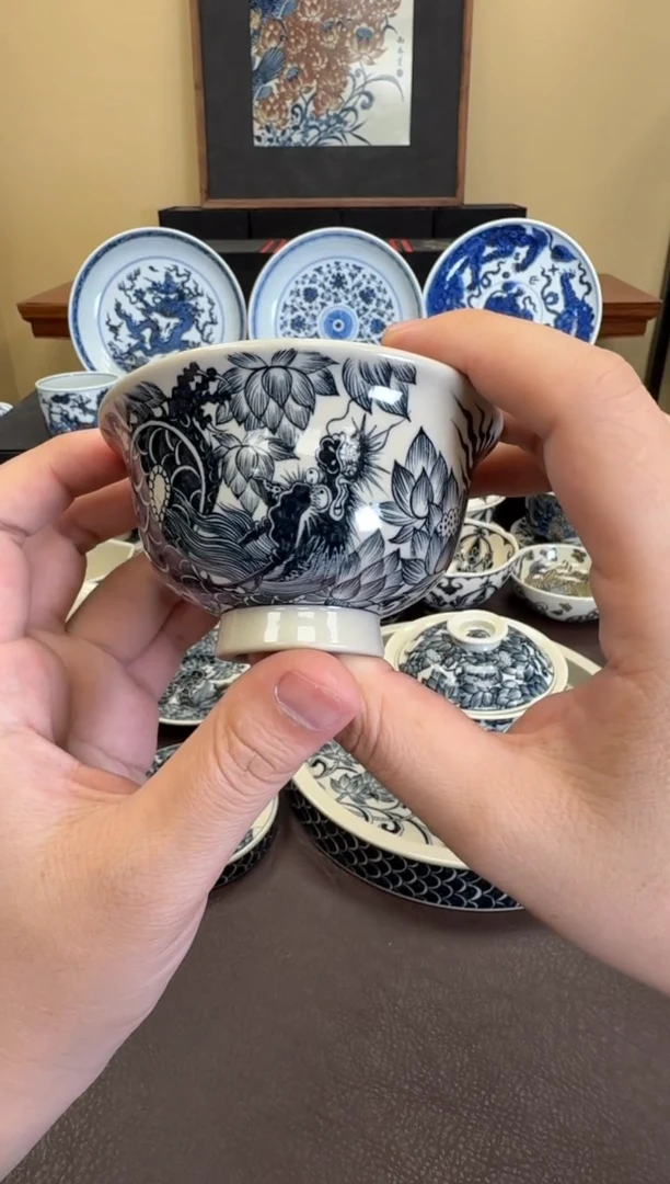 二号釉穿花龙压手杯
