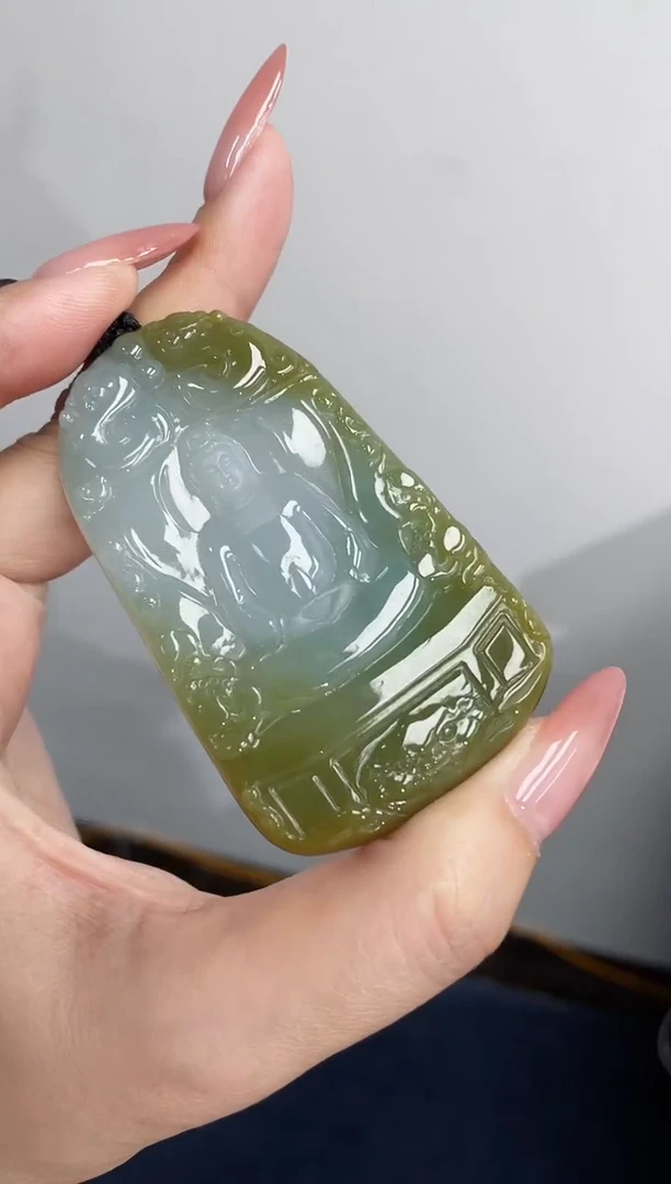 翡翠未镶嵌颈饰观音
