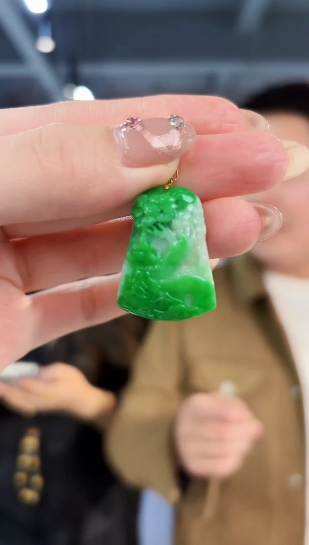 【闪购商品】翡翠吊坠(不含链)未镶嵌缅料A货/支持复检/一件