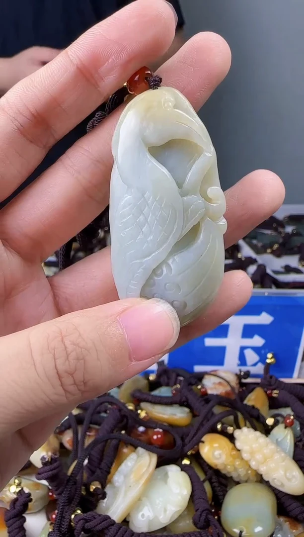 和田玉未镶嵌颈饰1