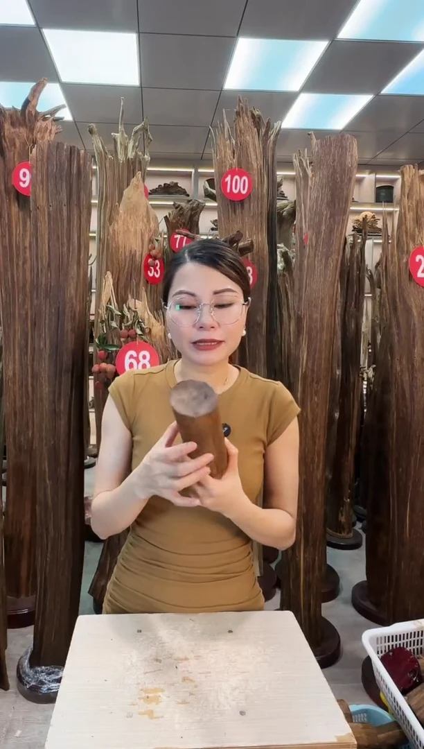 沉香碎屑沉香沉香原料摆件工艺品100元以上带底座