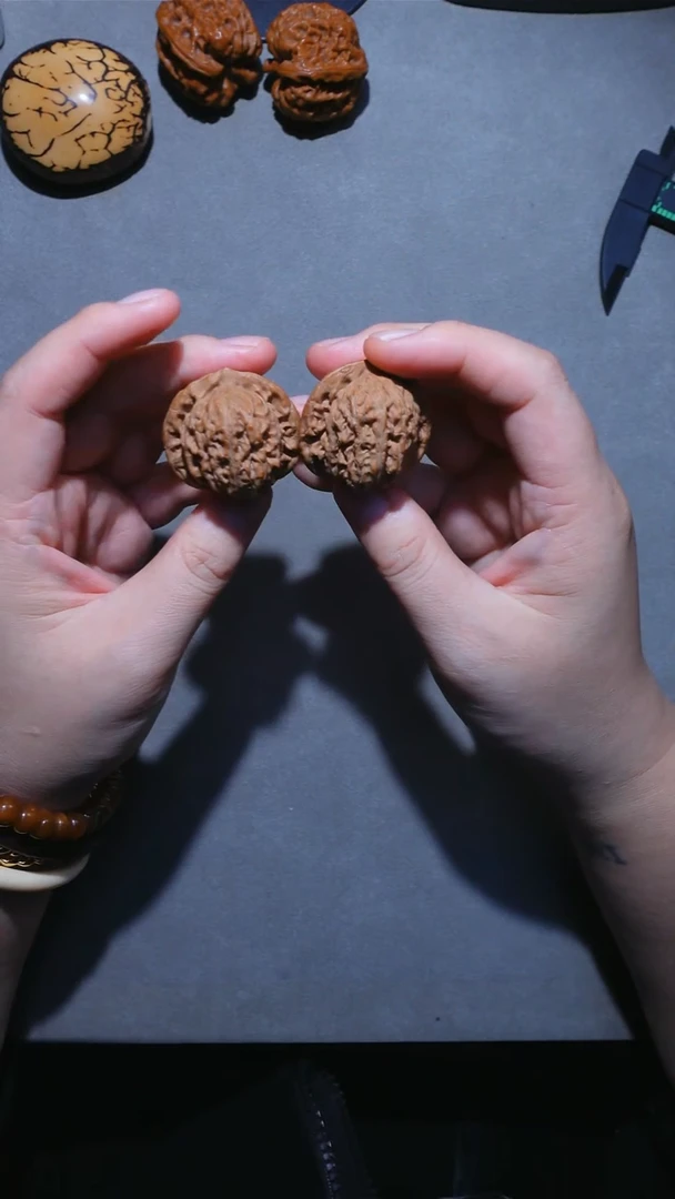 把件文玩核桃36左右石头楼