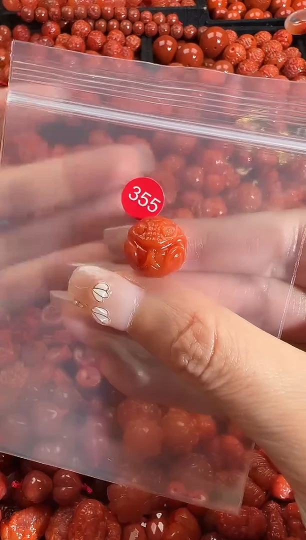 颈饰未镶嵌南红玛瑙1