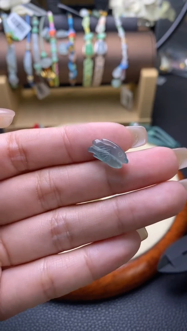 颈饰未镶嵌翡翠净货15596