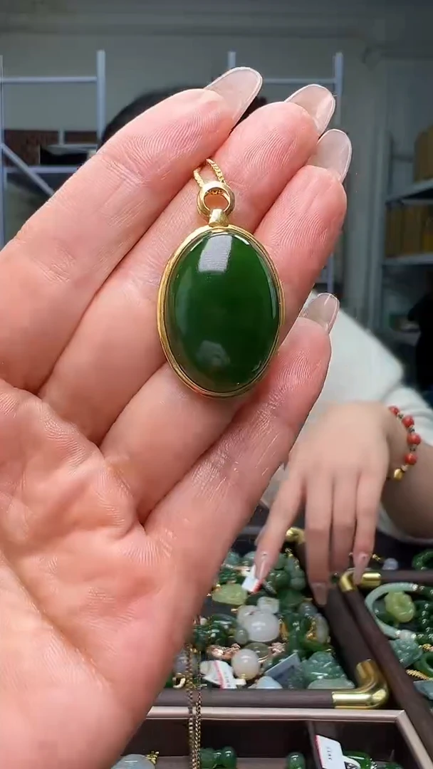 颈饰18K金镶嵌和田玉（多样性发货.发其一）11.26.60