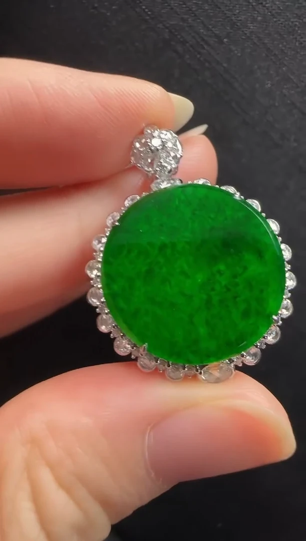 颈饰18K金镶嵌翡翠522无事牌一个