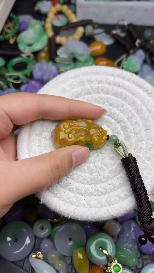 颈饰未镶嵌翡翠缅甸翡翠吊坠