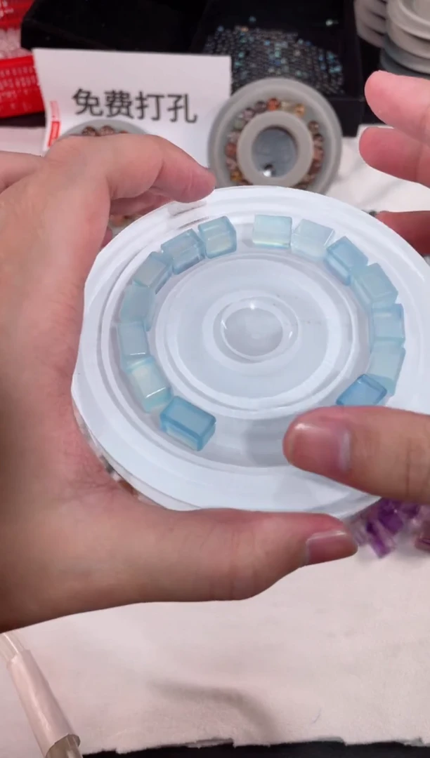 【闪购商品】水晶【W810】海蓝宝长方形多样性大小未镶嵌多样性1颗