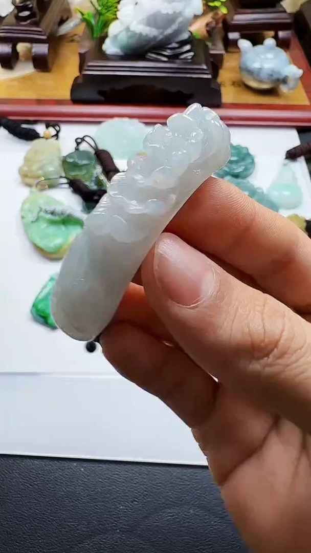 吊坠(不含链)未镶嵌翡翠1