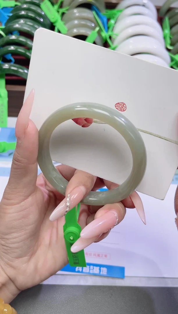 未镶嵌手镯和田玉30-晴水60