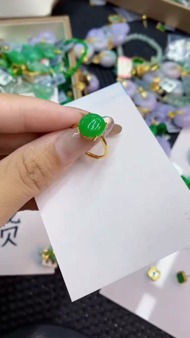 颈饰未镶嵌翡翠1
