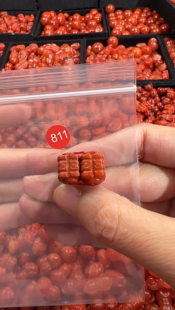 颈饰未镶嵌南红玛瑙1