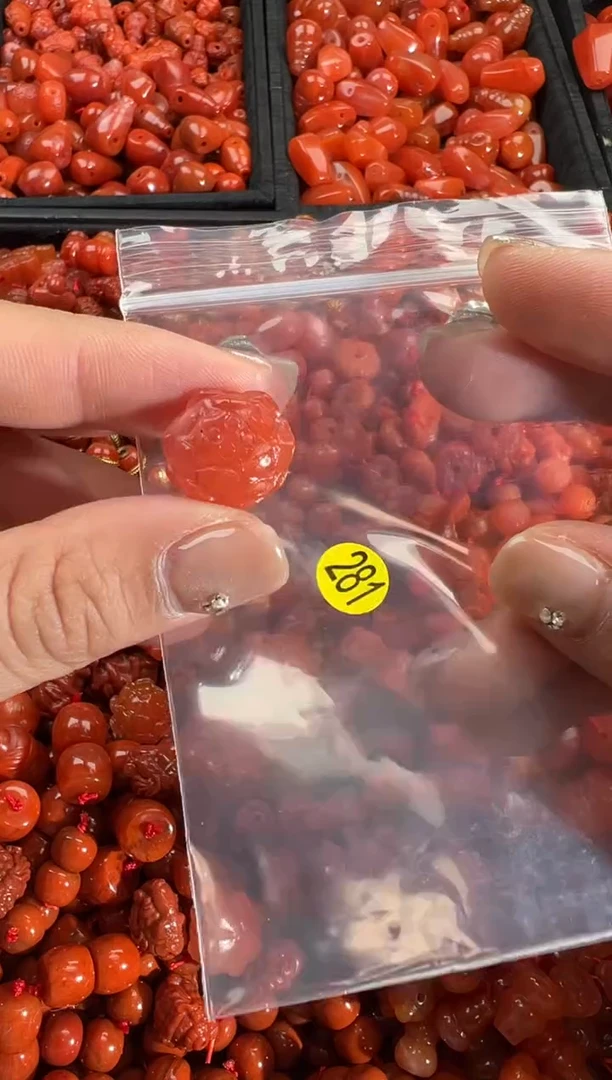 【闪购商品】南红玛瑙颈饰未镶嵌1