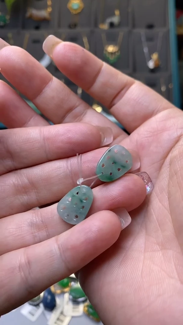 颈饰未镶嵌翡翠净货38053