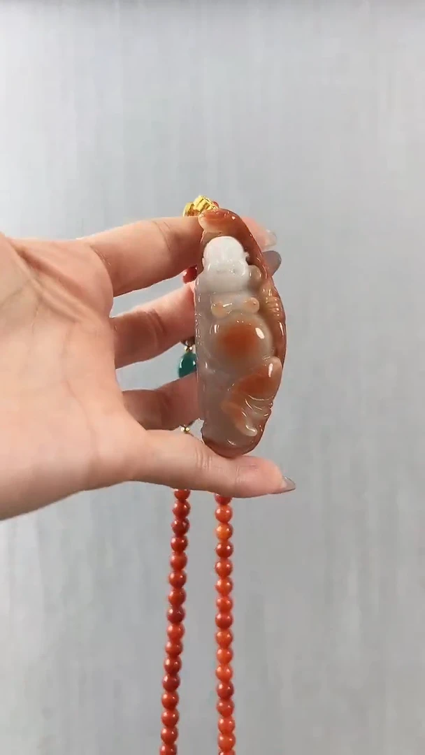 翡翠未镶嵌颈饰佛公