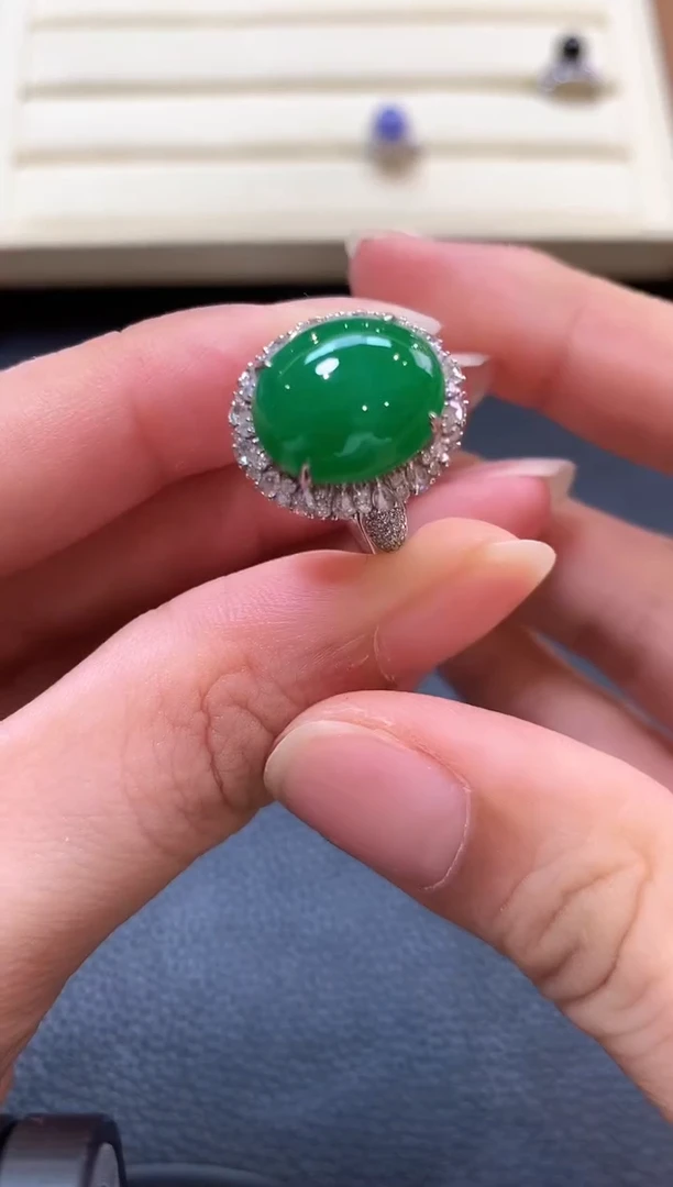 翡翠戒指18K金镶嵌b143