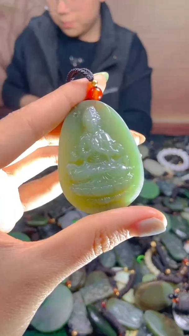 颈饰未镶嵌和田玉1