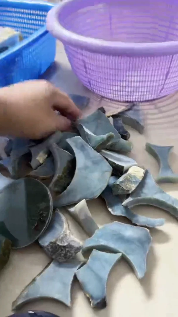 【闪购商品】翡翠颈饰未镶嵌180天然翡翠