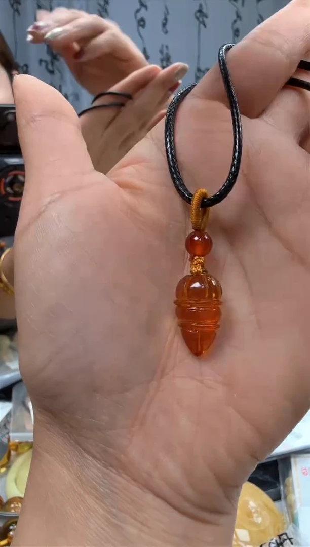 【闪购商品】琥珀裸石未镶嵌挂坠