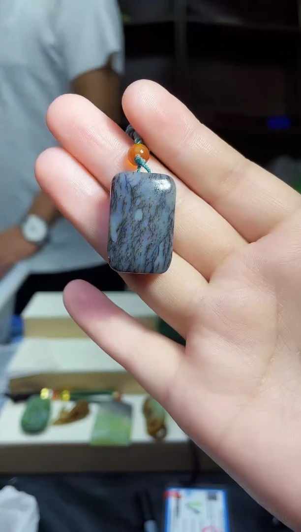 和田玉未镶嵌颈饰1