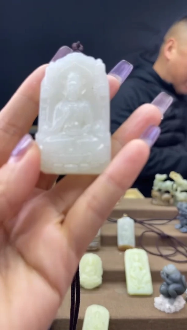 颈饰未镶嵌和田玉1