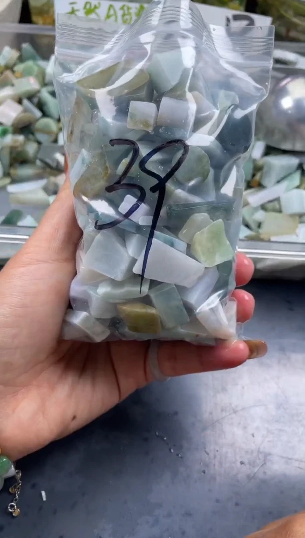 配石翡翠天然翡翠小号500克39