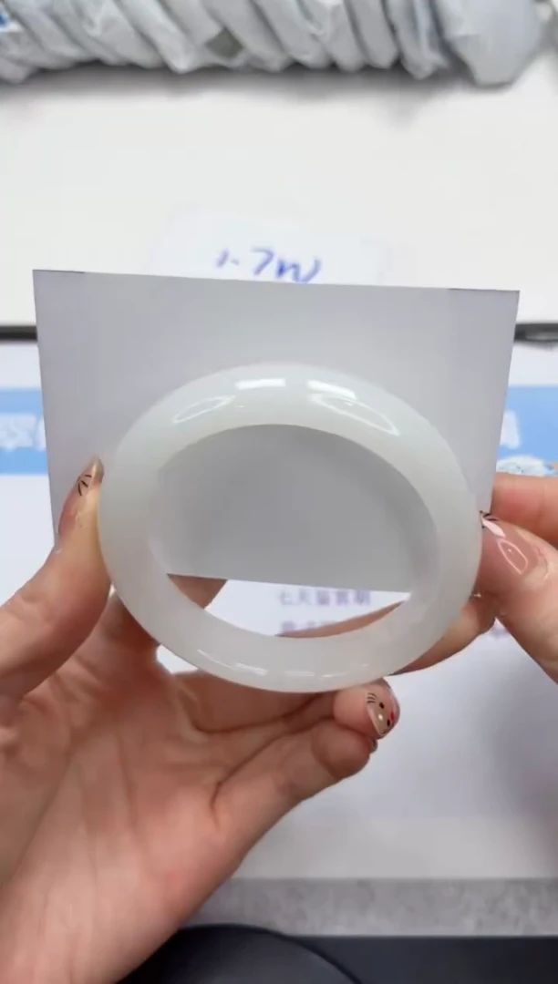 未镶嵌手镯石英质玉V252-60