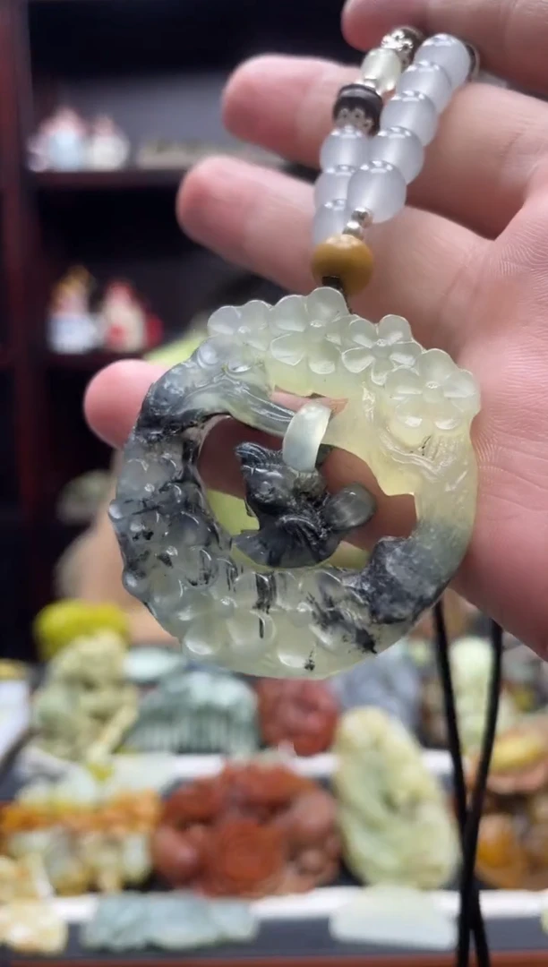 岫玉未镶嵌吊坠·