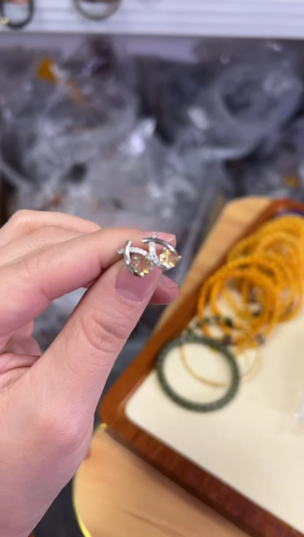 【闪购商品】水晶耳饰银S925镶嵌黄水晶银镶嵌款耳钉[438]