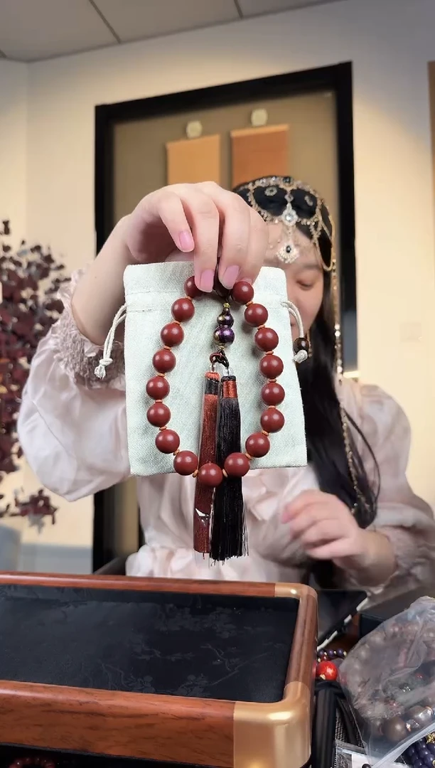 泥塑红麝18mm手持