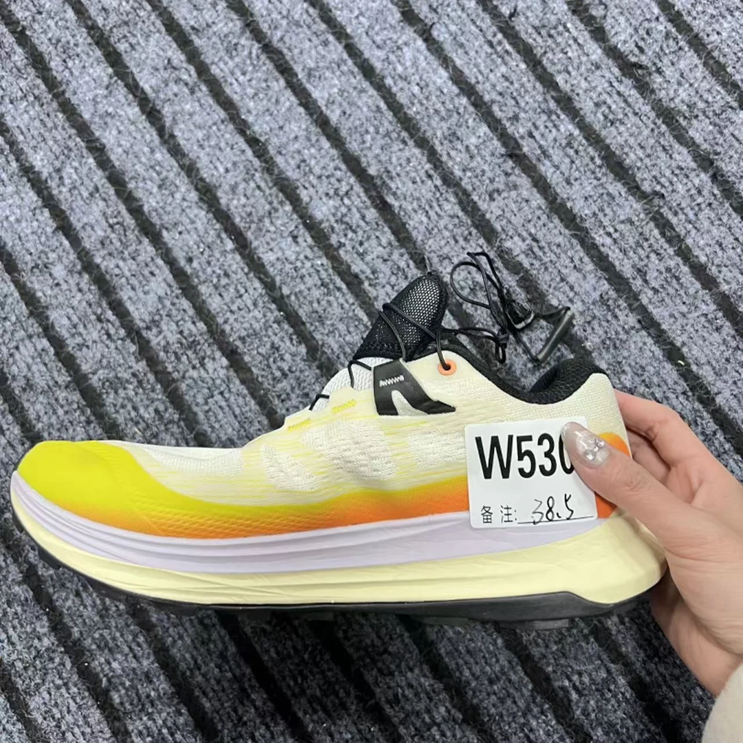 男女户外休闲鞋w530