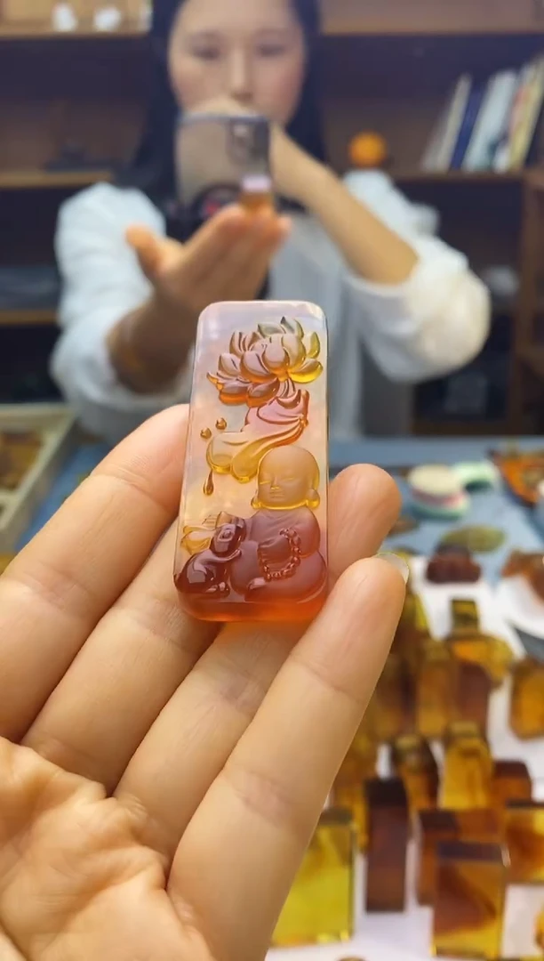 琥珀颈饰未镶嵌SN90-20（向佛）