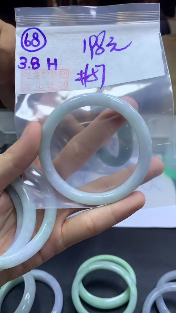 【闪购商品】定制翡翠未镶嵌68手镯57198+元+拍一发一