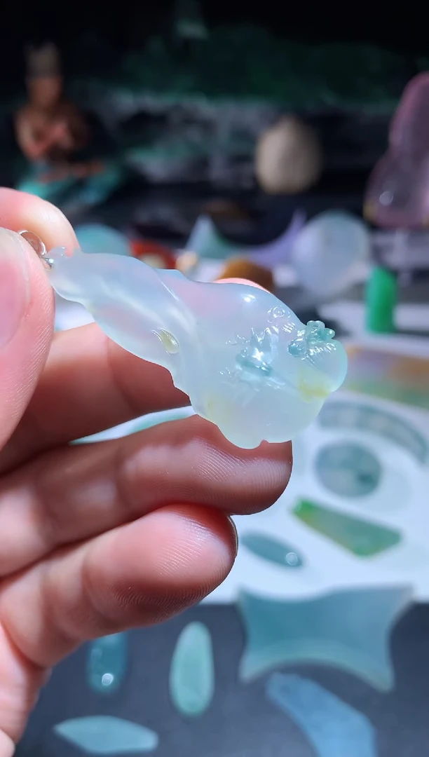 未镶嵌定制翡翠吊坠