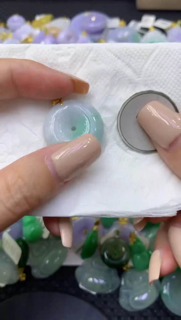 颈饰未镶嵌翡翠天然缅甸翡翠A货