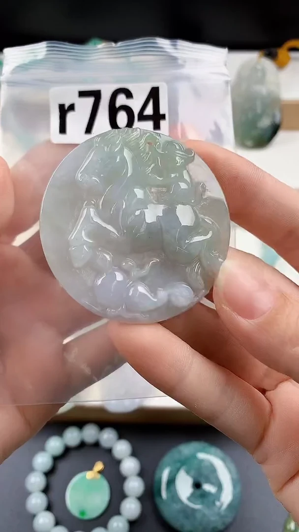 颈饰未镶嵌翡翠天然翡翠吊坠挂件