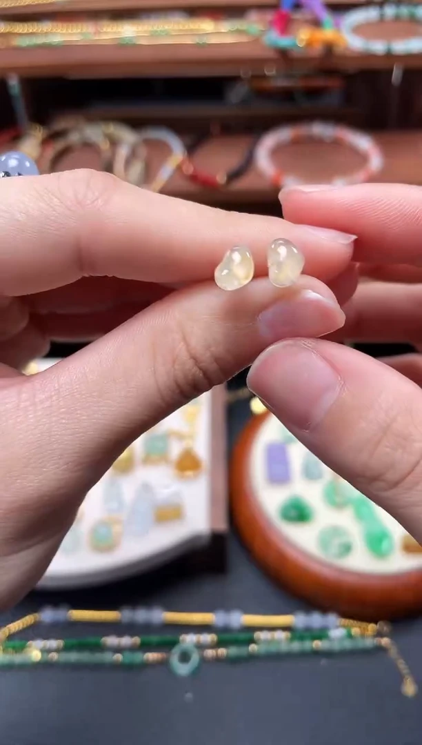 【闪购商品】翡翠耳钉18K金镶嵌2个  JK201